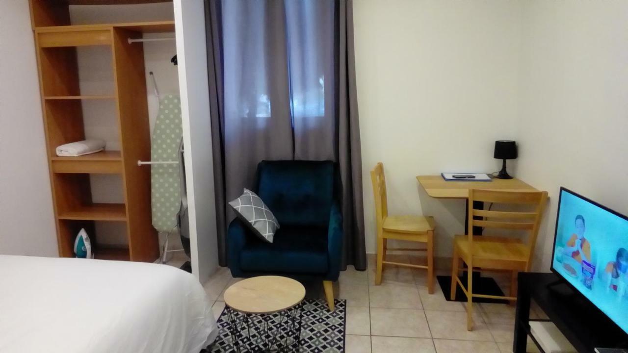 Appartement Aad1 Clamart 200 M Du Tramway T6 St Pave Blc Avec Cuisine Separee Exteriér fotografie